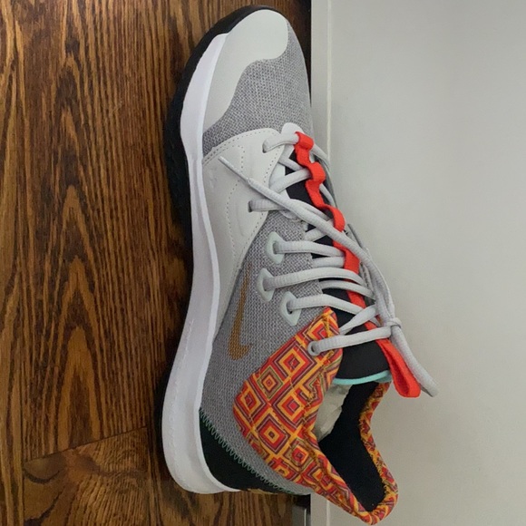 Brand New Nike PG 3 BHM Men’s Sneakers Size 10 - Picture 3 of 8